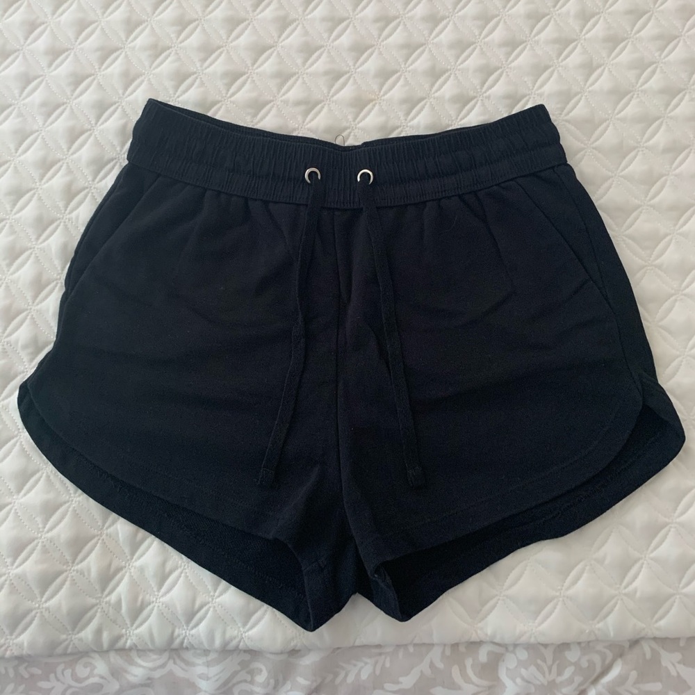 H&M black shorts